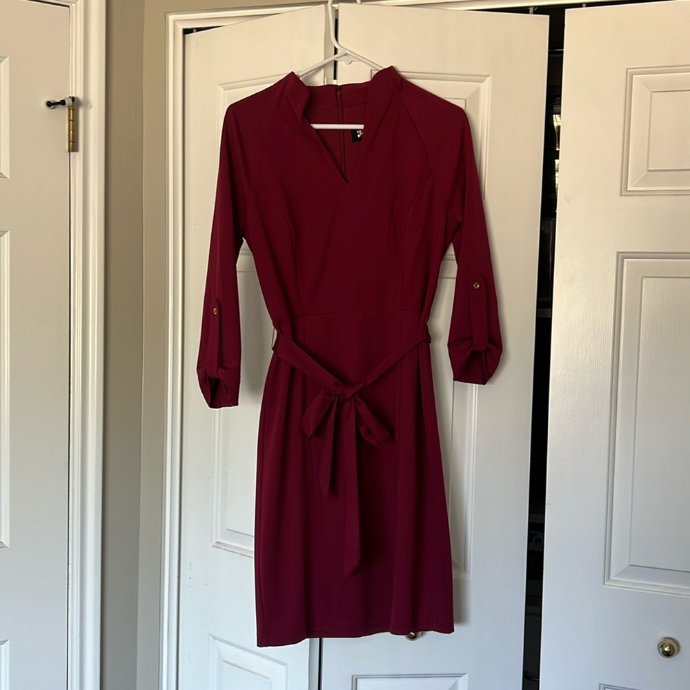 Alexia Admor wine mid length dress